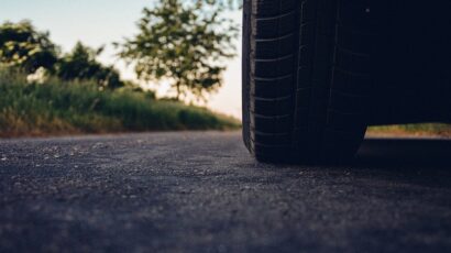 Jak měřit hloubku dezénu pneumatik?