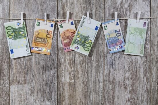 Euro, dolar, zlotý: Triumvirát moderní ekonomiky